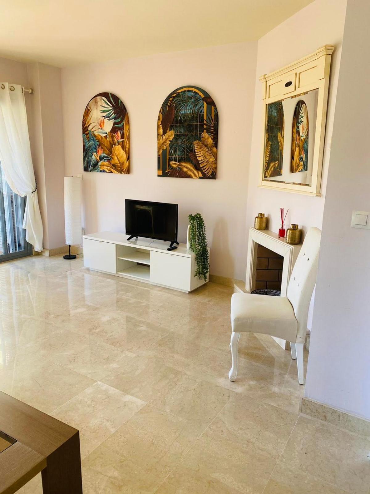 Golden Dreams Of Apartamento Marbella