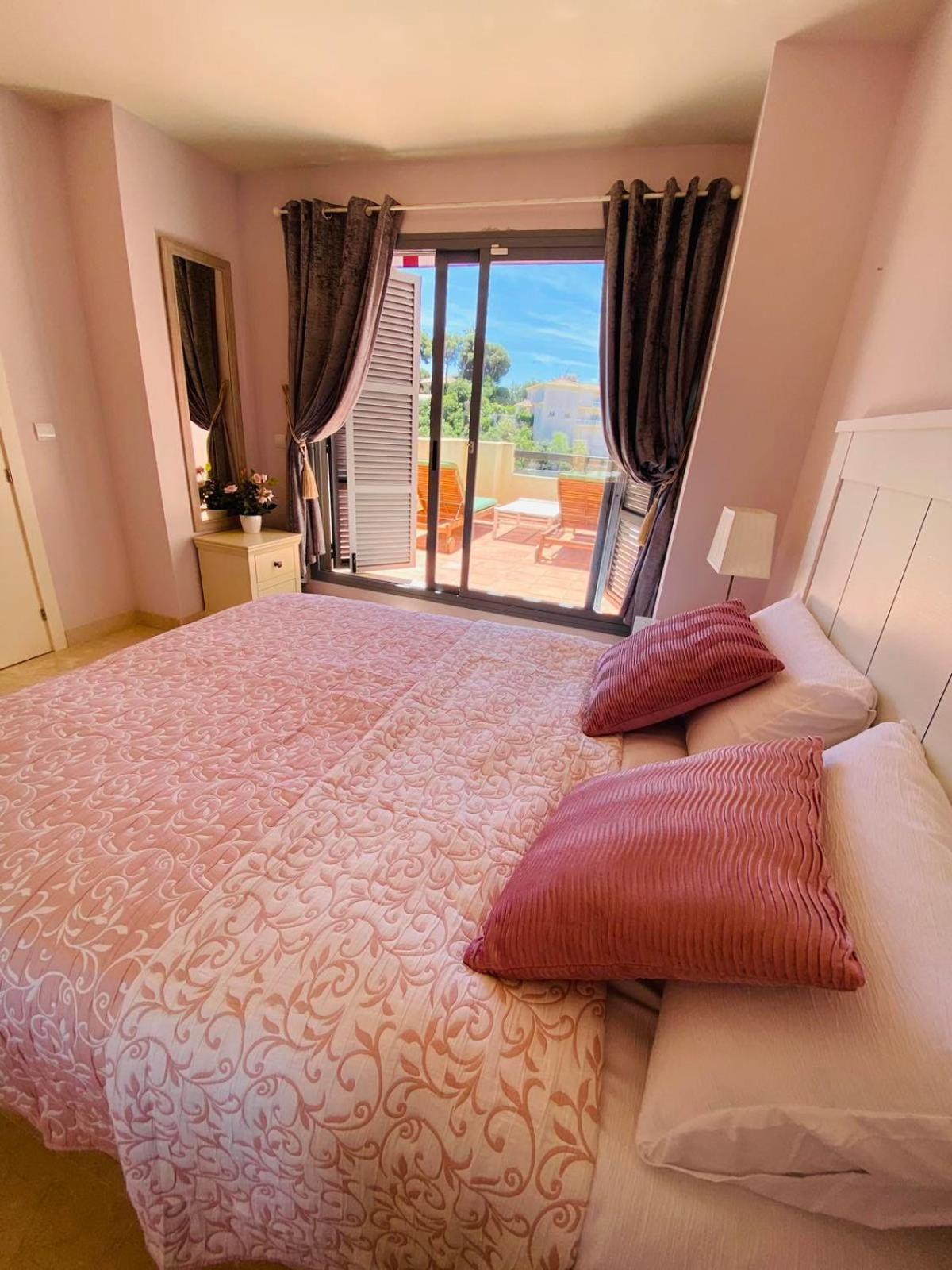 Golden Dreams Of Apartamento Marbella